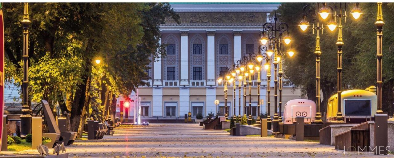 Ferienwohnung Уютная 2 Ком-Я Квартира В Центре Города, Район "Арбата" Almaty Exterior foto